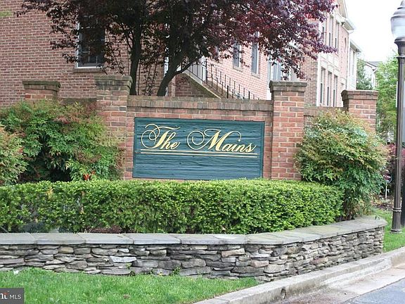 3rd image of 5 Bloomingdale Ct