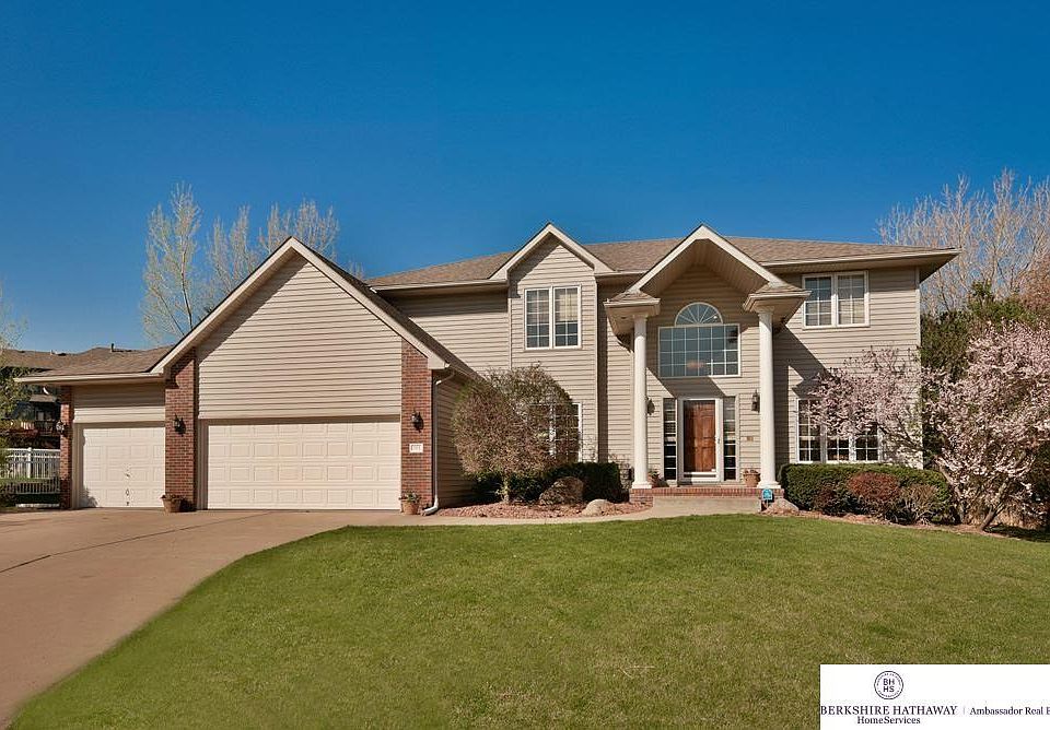 1st image of 704 Eagle Crest Cir