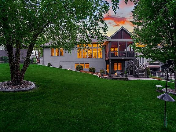 4th image of 20507 W 80th St