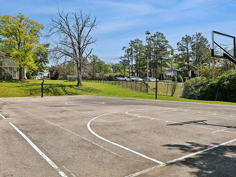 Whispering Oaks — Photo 23