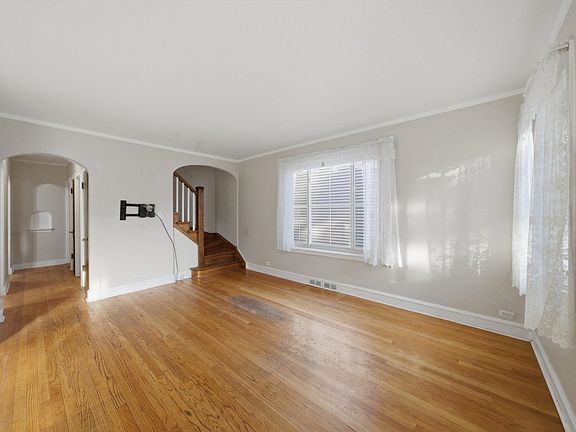 3rd image of 3724 Morton Ave
