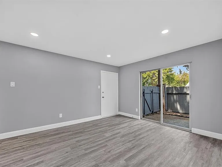 5033 Cedar Springs Rd — Photo 12