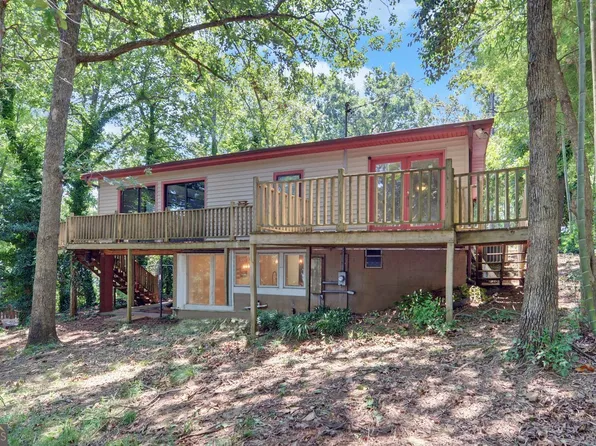 149 Foxtail Dr, Hartwell, GA 30643