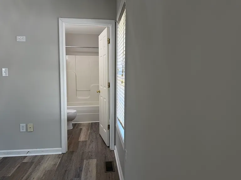 8649 Pocahontas Trl — Photo 11
