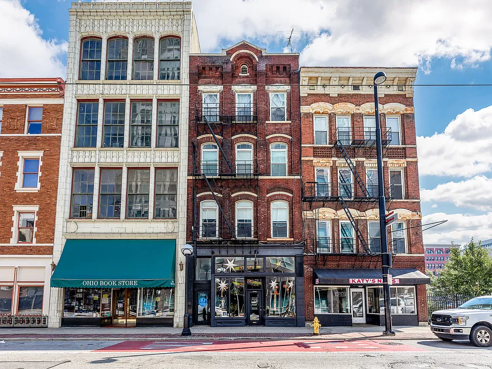 720 Main St #4