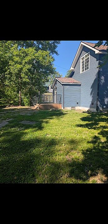 2nd image of 721 Throop St