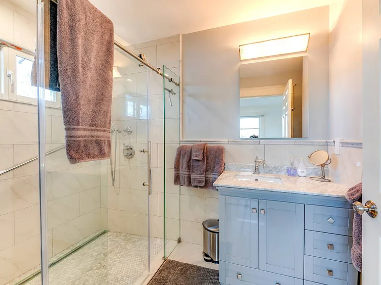 22 Wolf Swamp Ln — Photo 11