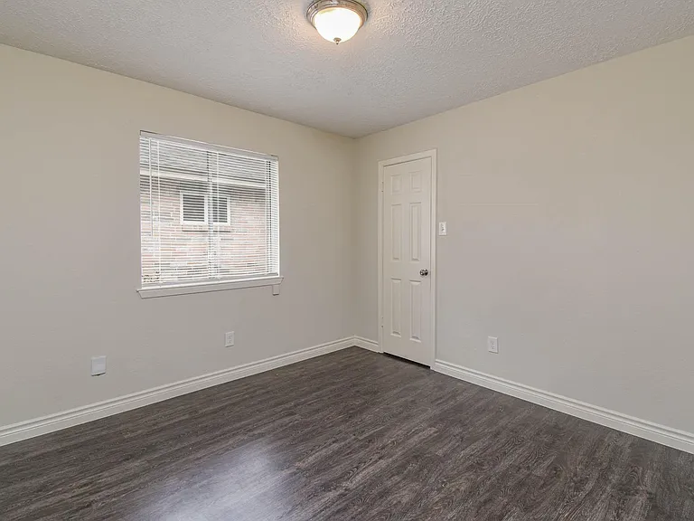 4922 Bridgemont Ln — Photo 18