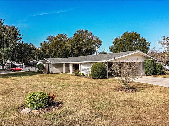 3rd image of 1140 E George St