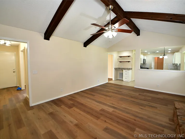 401 N Fir Pl — Photo 8
