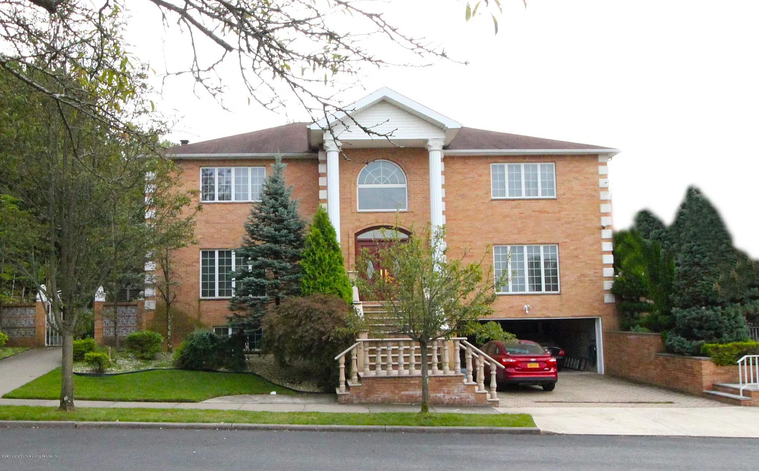 70 Marshall Ave photo 1