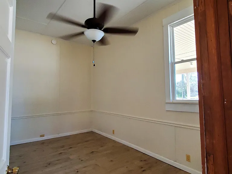 612 Gladstone St #B — Photo 10