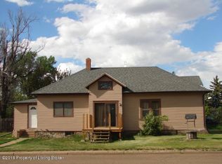 402 1st Ave W, Richardton, ND 58652