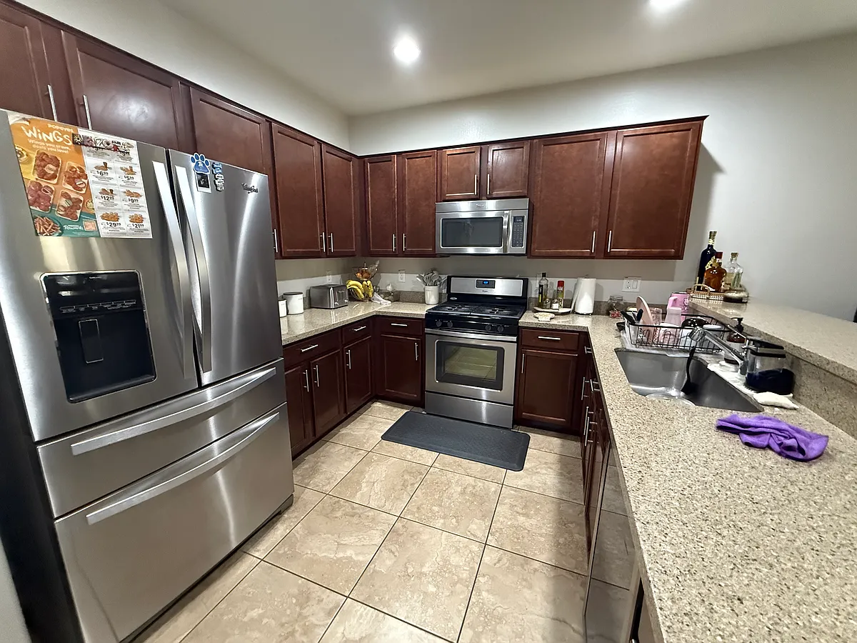 Building Photo - 10435 W Papago St