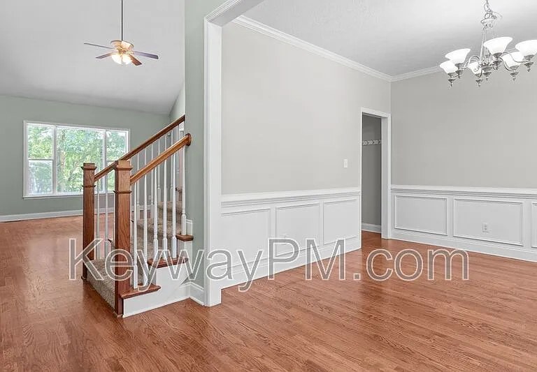 1091 Conn Dr — Photo 5