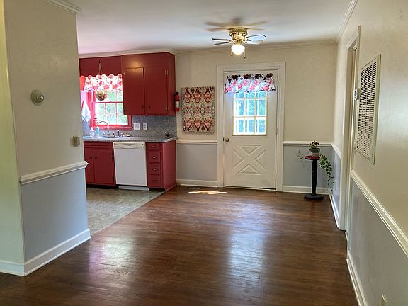 4th image of 307 5th St