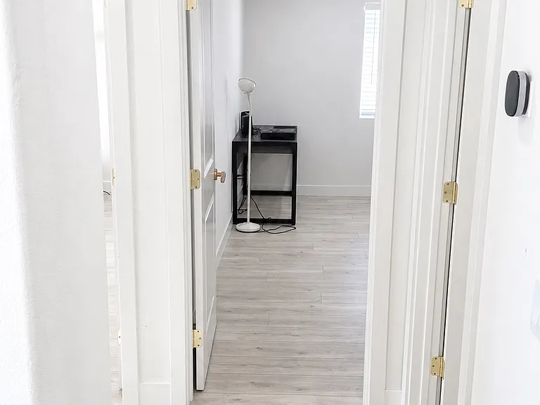 305 N College St — Photo 9
