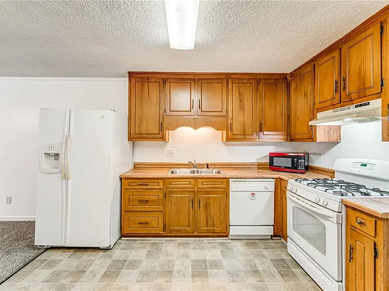 4355 E Paulding Dr #B — Photo 4
