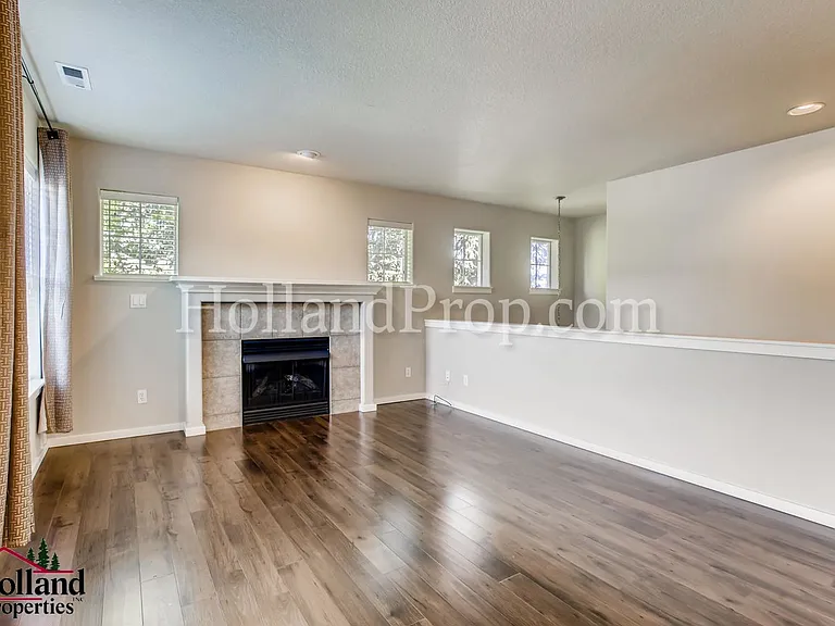 977 NE 73rd Ave — Photo 5