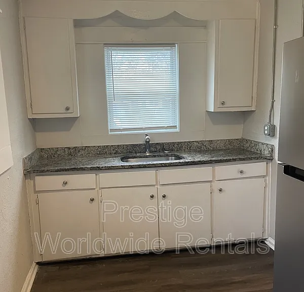 1034 Brooks Rd — Photo 3