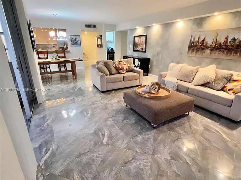 18041 Biscayne Blvd #1104 — Photo 13