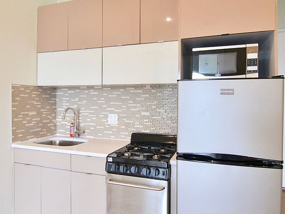 5th image of 37 Rogers Ave #4