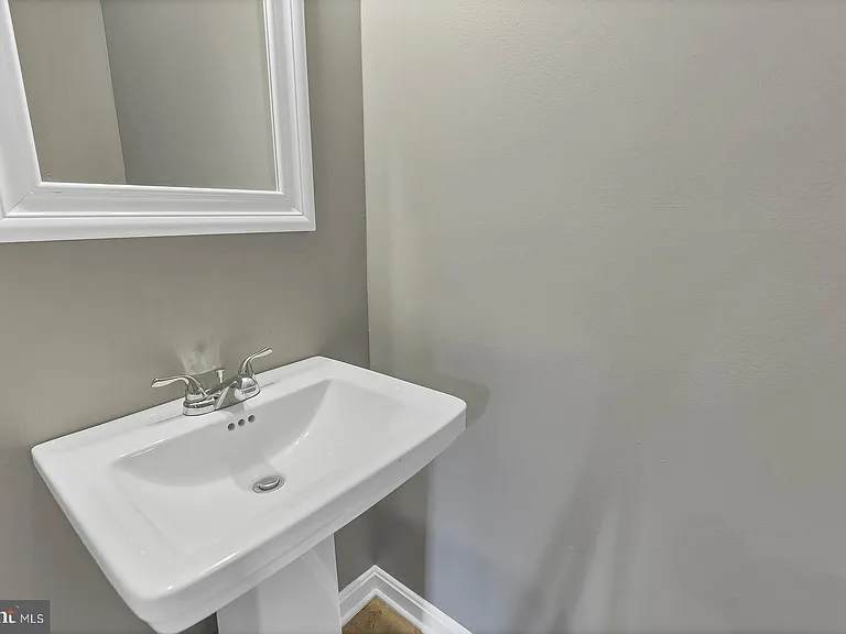 9456 Sea Breeze Ct — Photo 11