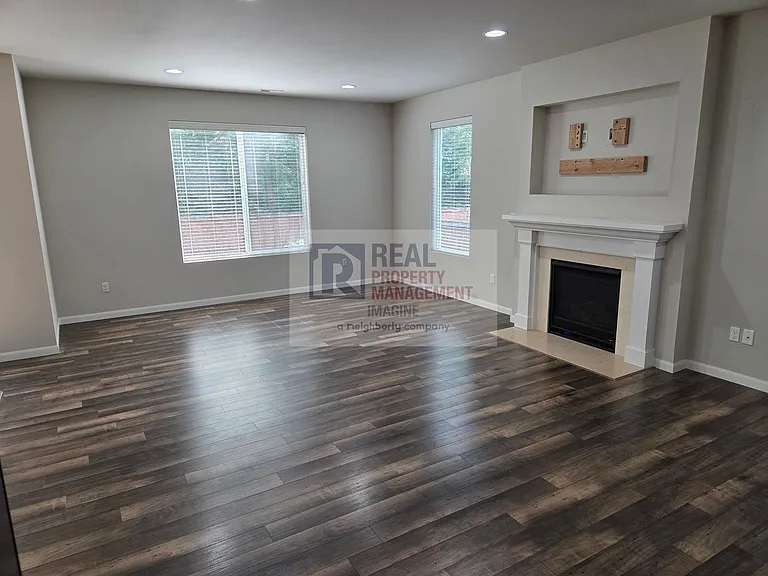 3966 Campus Willows Loop NE — Photo 2