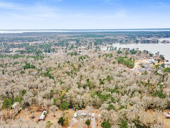 4th image of 640 Lake Livingston Blvd