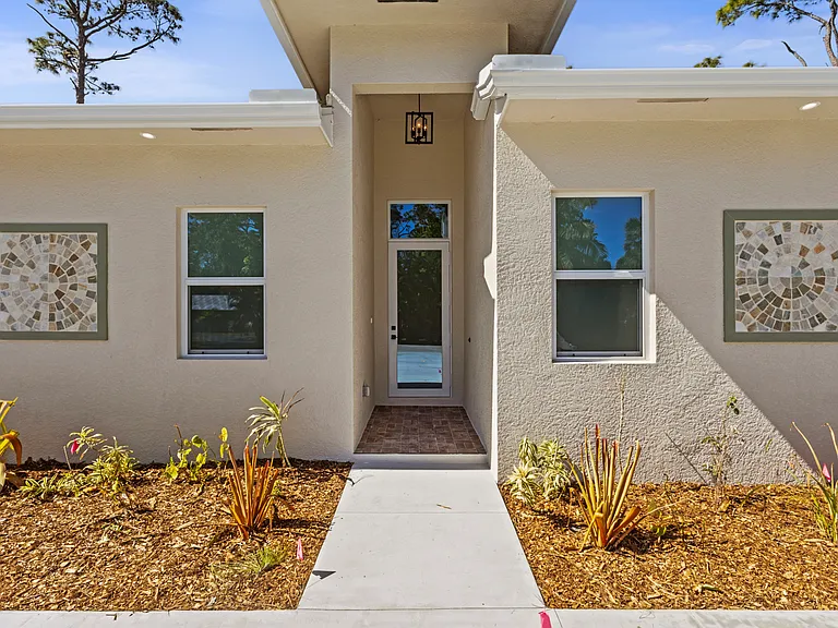 4261 Kathy Ave — Photo 2
