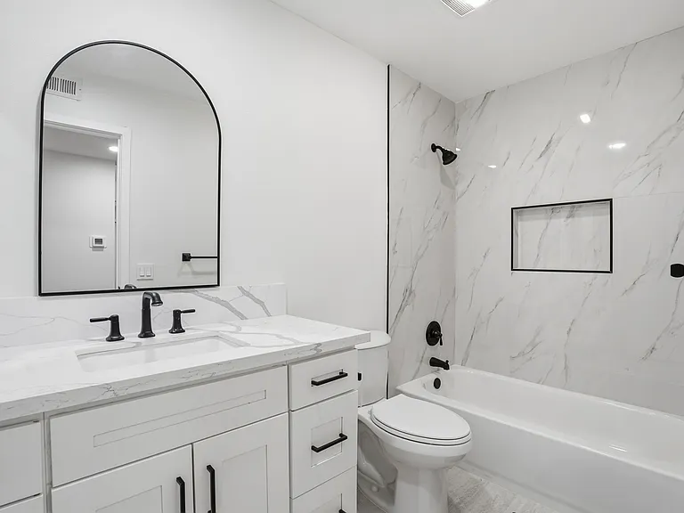 6864 Hyde Park Dr #C — Photo 7