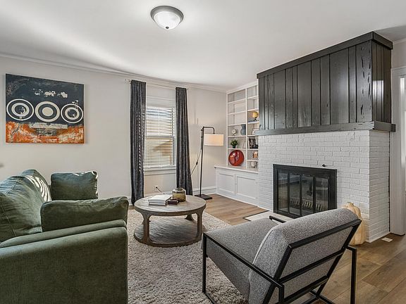 2nd image of 1003 W William St