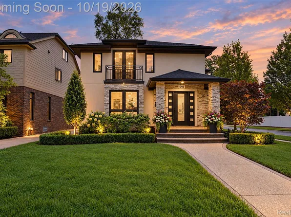 591 Wallace St, Birmingham, MI 48009
