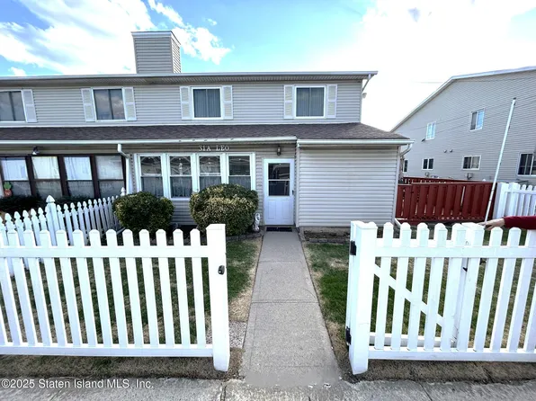 31 Leo St #A, Staten Island, NY 10314