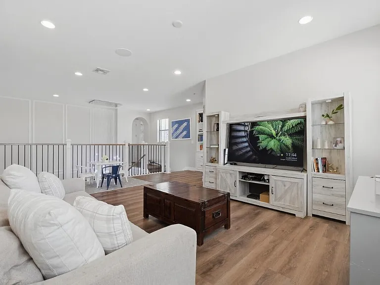 11415 Watercrest Cir E — Photo 33