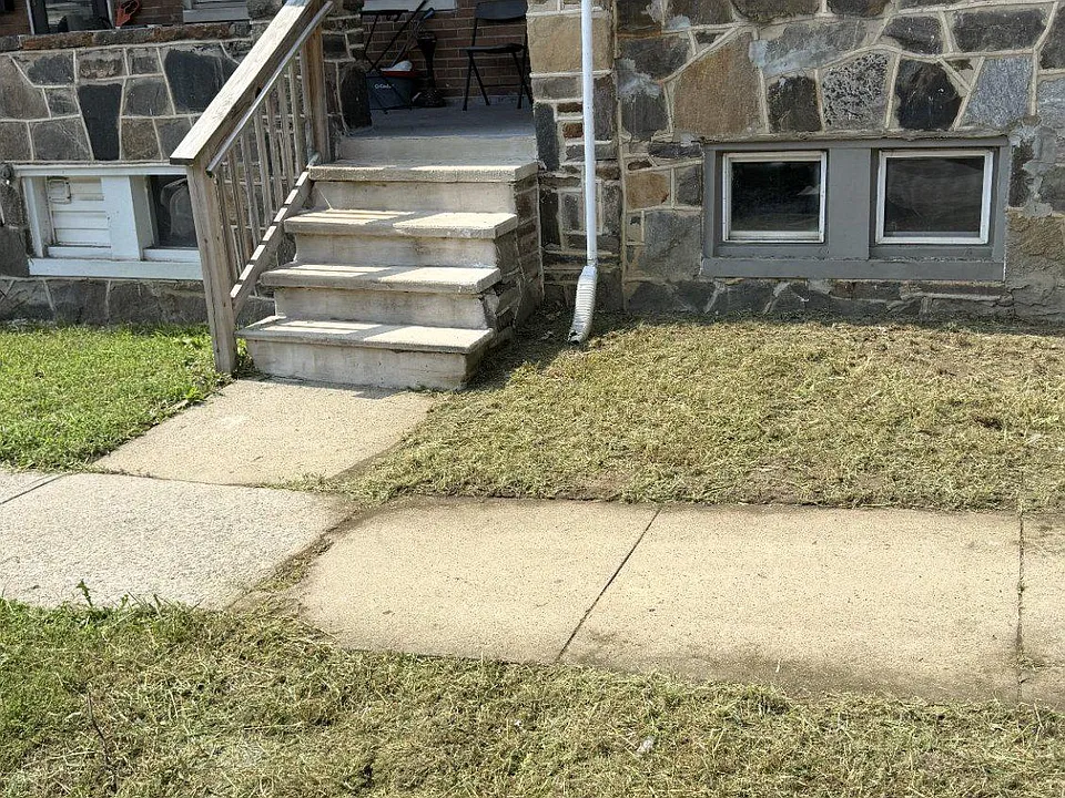 22 N Ellamont St