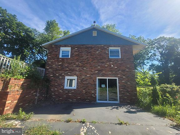 5th image of 3023 New York Ave