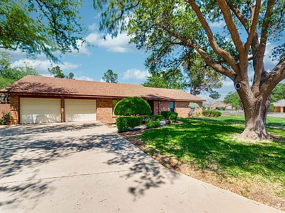 3rd image of 4 Versailles Cir