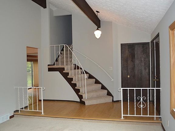 2nd image of 32540 Stony Brook Ln