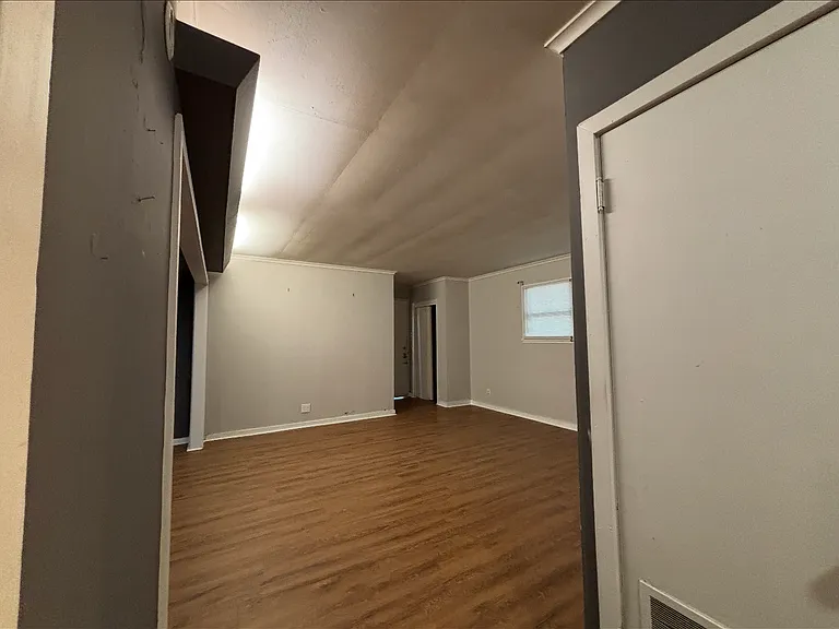 1408 University Ave — Photo 5