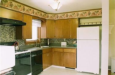 5th image of 8964 Eastview Dr