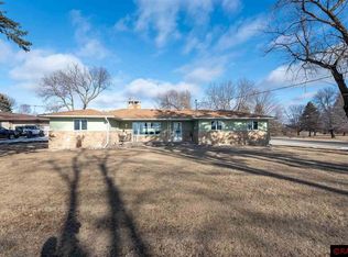 10 Lake Ave, Madison Lake, MN 56063