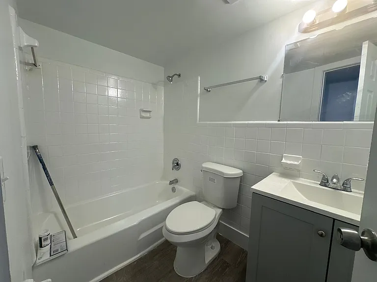 2401 NW 9th Ave — Photo 18