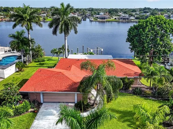 1802 Lakeview BLVD, NORTH FORT MYERS, FL 33903