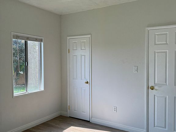 3rd image of 347 N Barbara Ave
