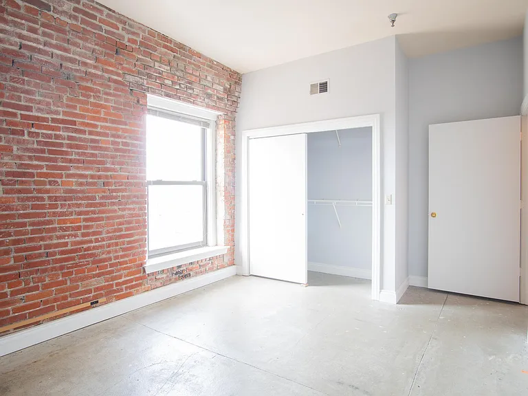 509 Delaware St #502 — Photo 6