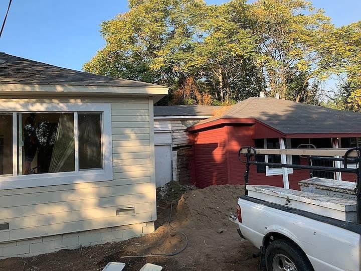1st image of 815 King Ave