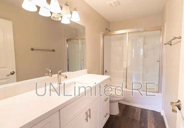 216 E Zuni Dr — Photo 13