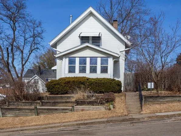 1365 Solon St, Dubuque, IA 52001