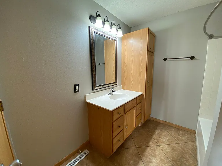 2570 Amber Valley Ct S — Photo 20